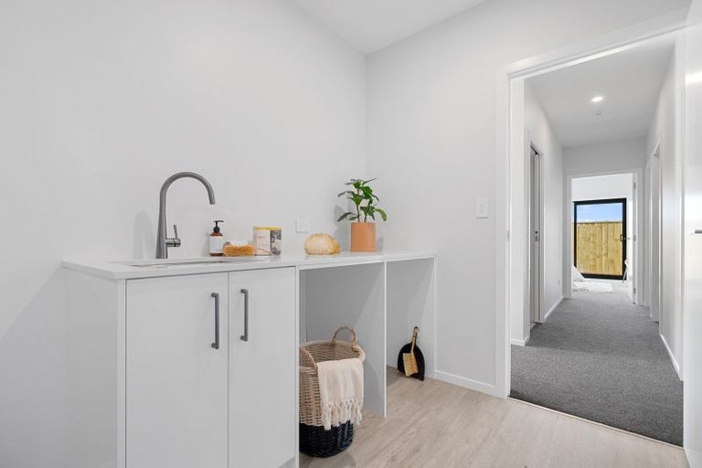 Photo of property in 8 Kakariki Crescent, Carterton, 5713