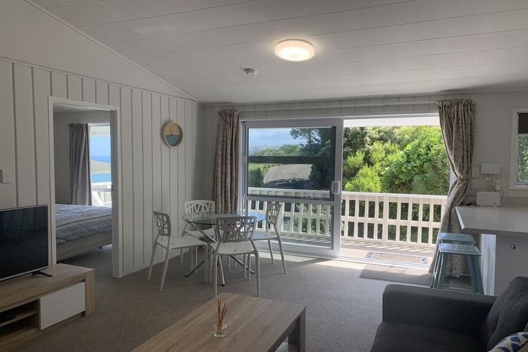 Photo of property in 14b Kahu Road, Paremata, Porirua, 5024