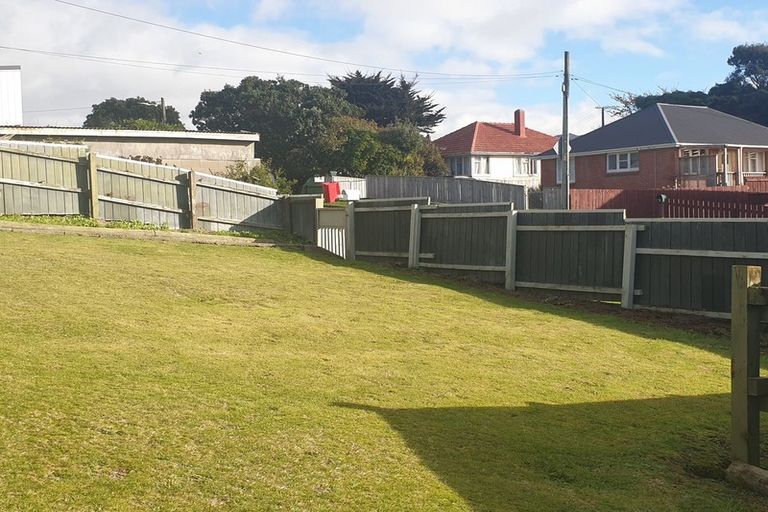 Photo of property in 10 Maher Place, Ranui, Porirua, 5024