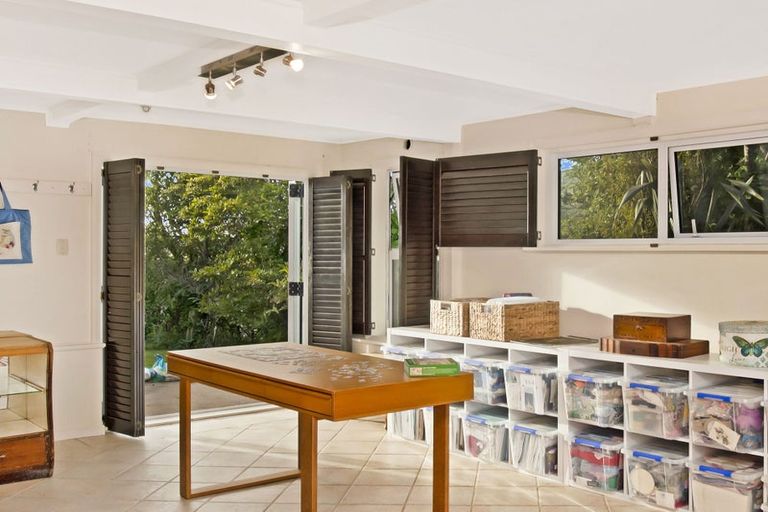 Photo of property in 13 Wilmshurst Place, Tawa, Wellington, 5028