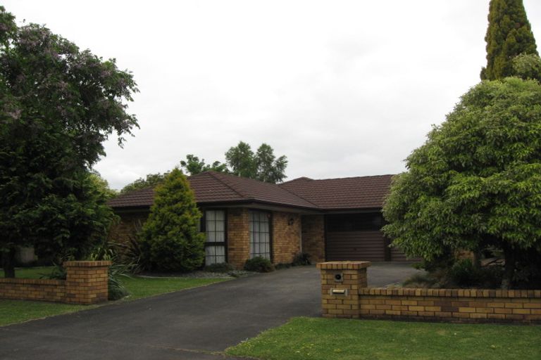 Photo of property in 11 Jessika Place, Conifer Grove, Takanini, 2112