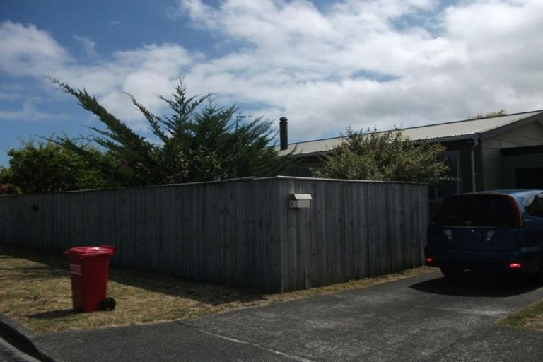 Photo of property in 2a Elder Grove, Paraparaumu, 5032
