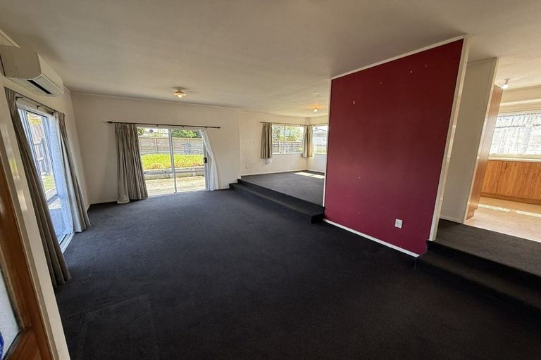 Photo of property in 33 Addison Drive, Glendene, Auckland, 0602