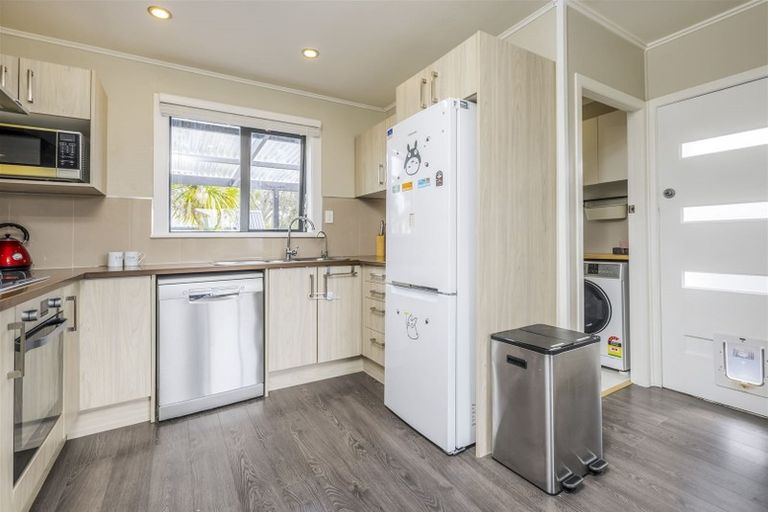 Photo of property in 6 Mclean Avenue, Papatoetoe, Auckland, 2025