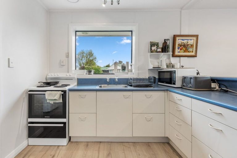 Photo of property in 8 Roslyn Avenue, Mairehau, Christchurch, 8052