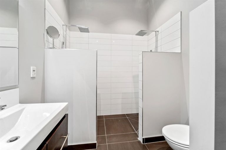 Photo of property in 19 Garmons Way, Castor Bay, Auckland, 0620