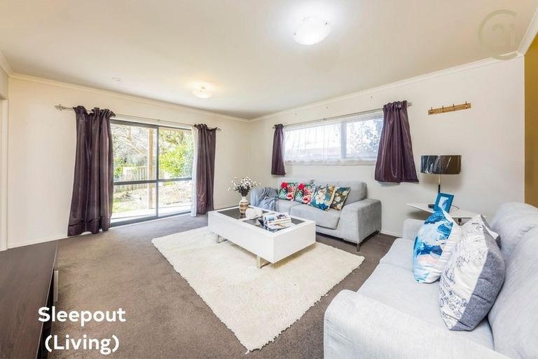 Photo of property in 3 Halberg Street, Papakura, 2110
