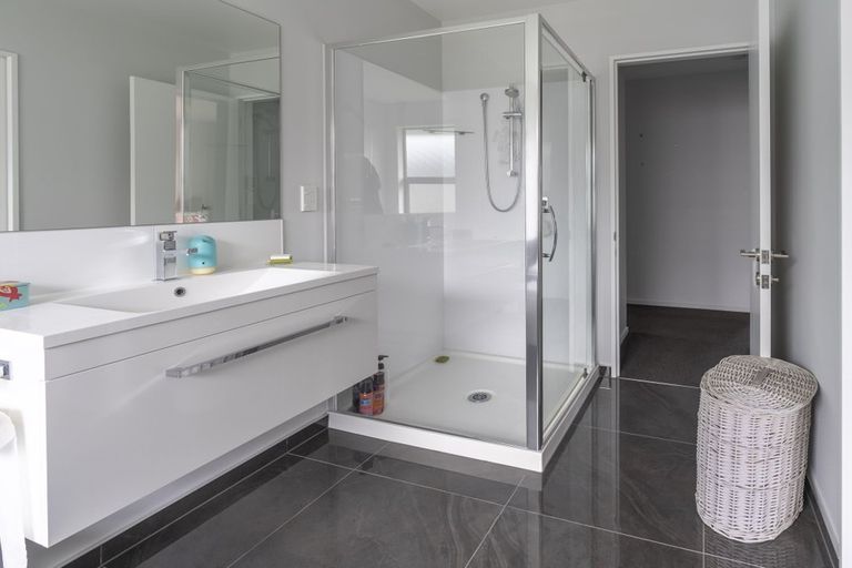 Photo of property in 12 Robalan Close, Halswell, Christchurch, 8025