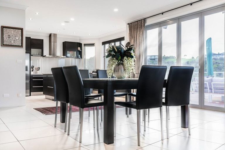 Photo of property in 64 Balboa Drive, Matakatia, Whangaparaoa, 0930