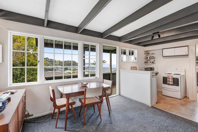 Photo of property in 9 Merehai Place, Snells Beach, 0920