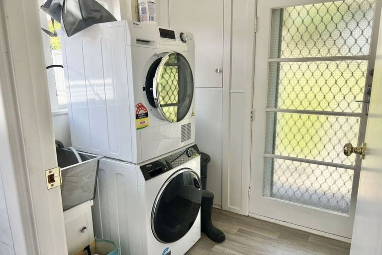 Photo of property in 33 Lingfield Street, Glenfield, Auckland, 0629