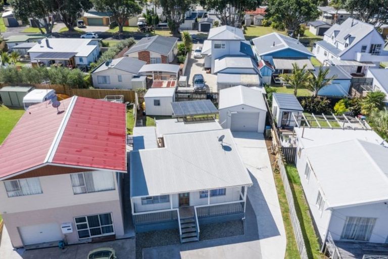 Photo of property in 12 Fyfe Road, Waihi Beach, 3611