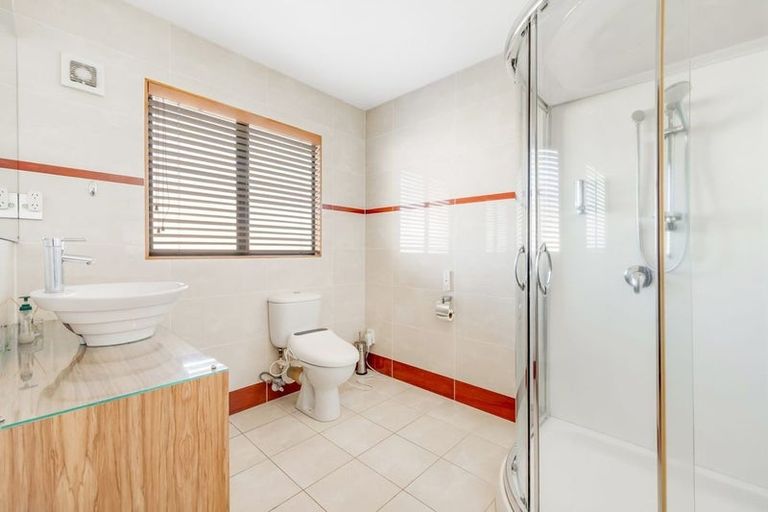 Photo of property in 6 Cherrywood Crescent, Northpark, Auckland, 2013