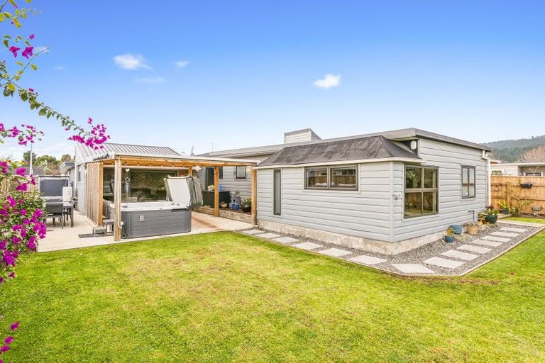 Photo of property in 3 Greenwood Place, Paraparaumu, 5032