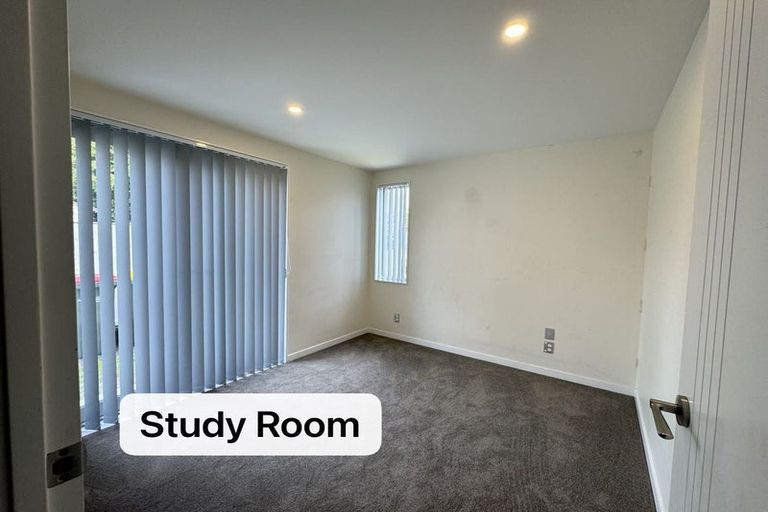 Photo of property in 30 Nephrite Lane, Henderson, Auckland, 0610