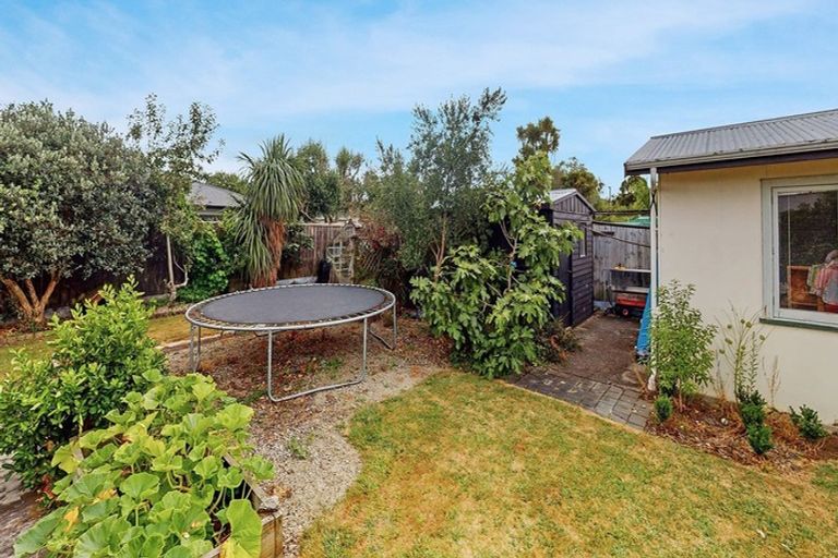 Photo of property in 6 Taranaki Street, Saint Johns Hill, Whanganui, 4501