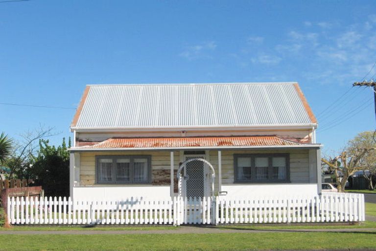 Photo of property in 25 Disraeli Street, Gisborne, 4010