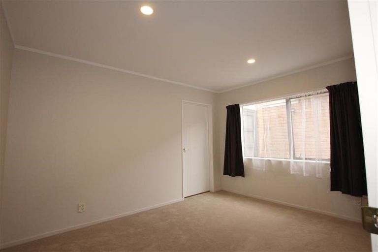 Photo of property in 26 Heathridge Place, Burswood, Auckland, 2013