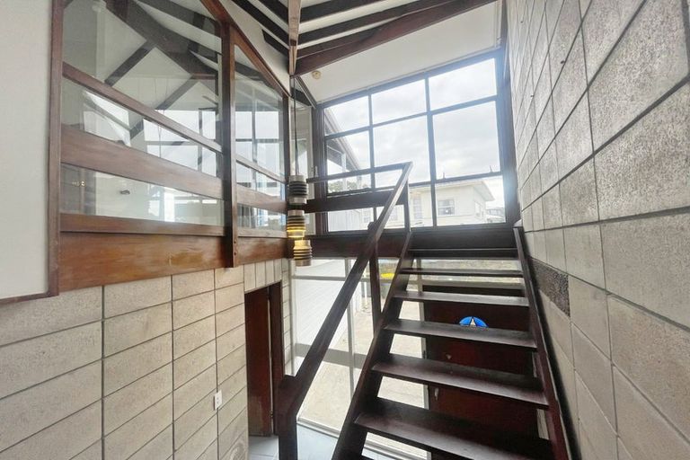 Photo of property in 2/22 Craig Road, Milford, Auckland, 0620