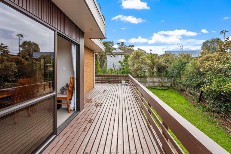 Photo of property in 1/2a Carlisle Road, Browns Bay, Auckland, 0630