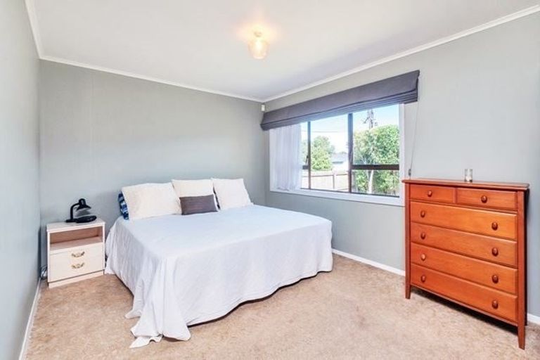 Photo of property in 30 Sutton Crescent, Papakura, 2110