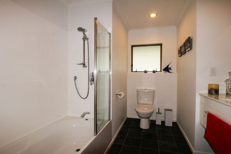 Photo of property in 24 Havill Street, Takaro, Palmerston North, 4410
