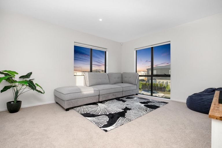 Photo of property in 39 Kabardin Street, Karaka, Papakura, 2113