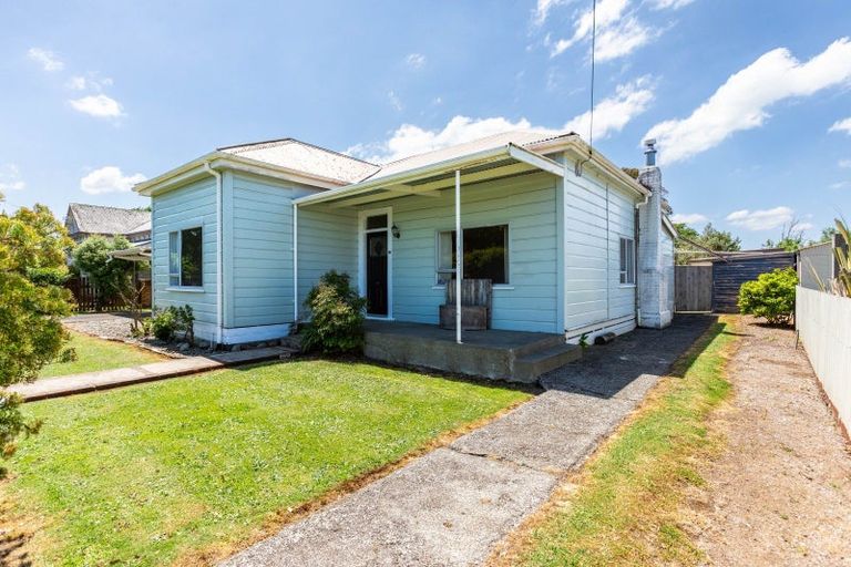 Photo of property in 46 Ross Street, Woodville, 4920