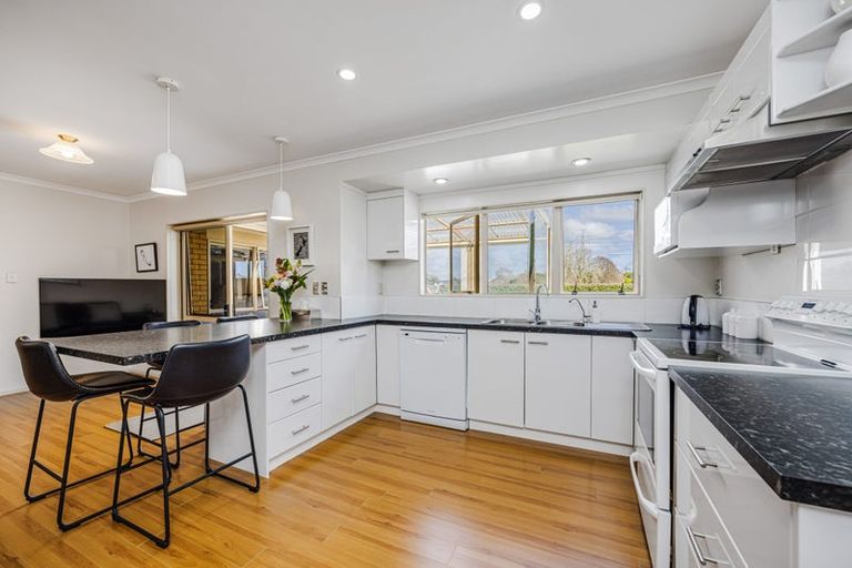 Photo of property in 58 Rushgreen Avenue, Pahurehure, Papakura, 2113