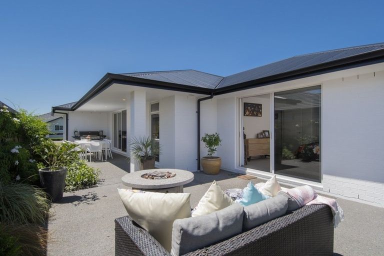 Photo of property in 5 Hanlow Place, Pyes Pa, Tauranga, 3112