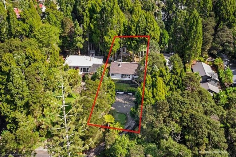 Photo of property in 8 Sylvan Valley Avenue, Titirangi, Auckland, 0604