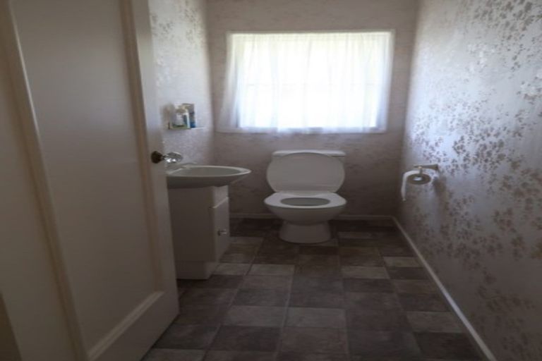 Photo of property in 75 Nimmo Avenue East, Waikanae, 5036