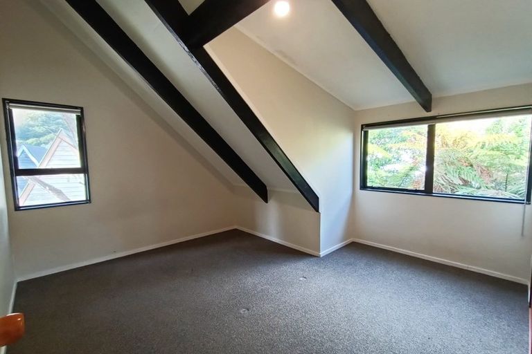 Photo of property in 20 Kerkwall Drive, Naenae, Lower Hutt, 5011