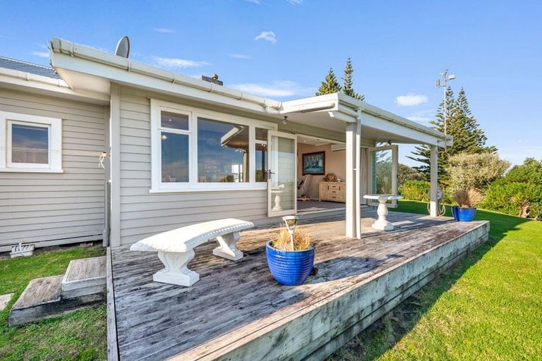 Photo of property in 153 Cornfoot Street, Castlecliff, Whanganui, 4501