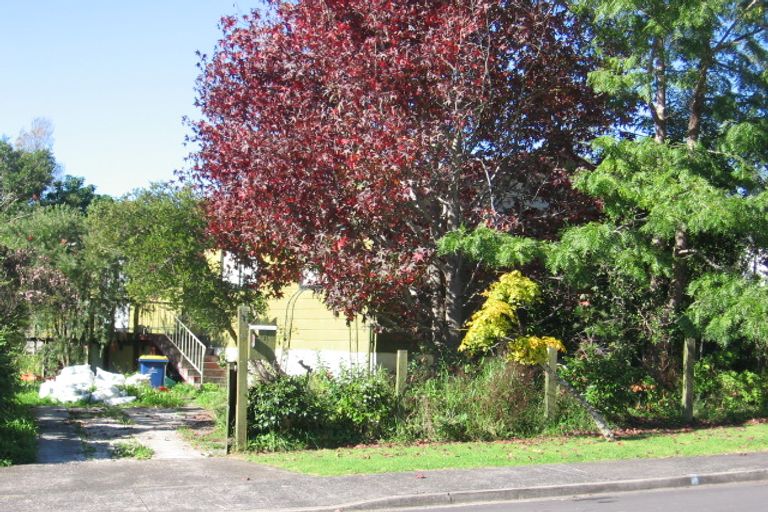 Photo of property in 7 Panzic Place, Glen Eden, Auckland, 0602