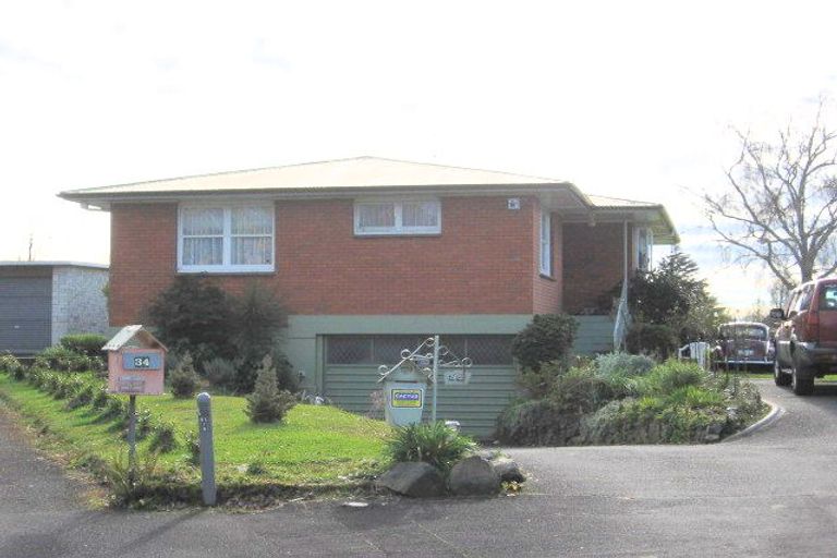 Photo of property in 32 Kensington Place, Fairfield, Hamilton, 3214