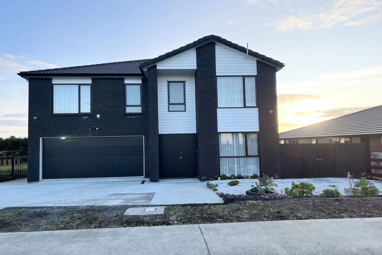 Photo of property in 16 Wheriko Avenue, Glenbrook, 2681