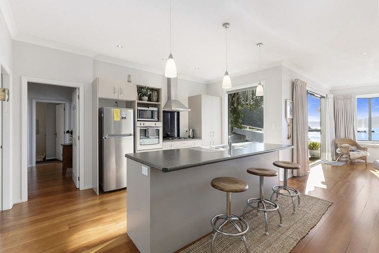 Photo of property in 493 Karaka Bay Road, Karaka Bays, Wellington, 6022