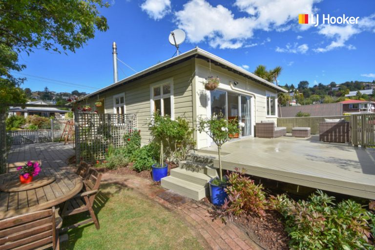 Photo of property in 82 Barr Street, Kenmure, Dunedin, 9011