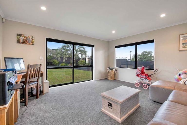 Photo of property in 108 Vipond Road, Stanmore Bay, Whangaparaoa, 0932