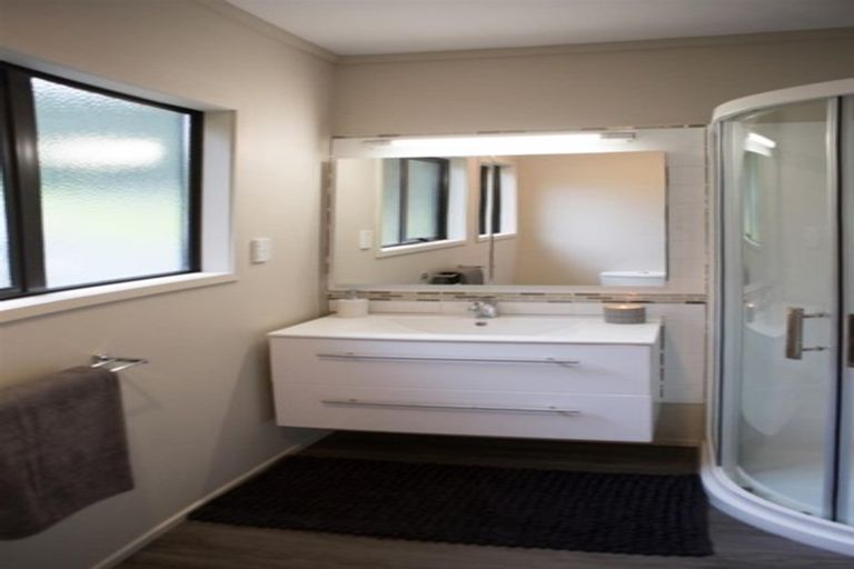 Photo of property in 54 Puriri Glade, Maungaturoto, 0588