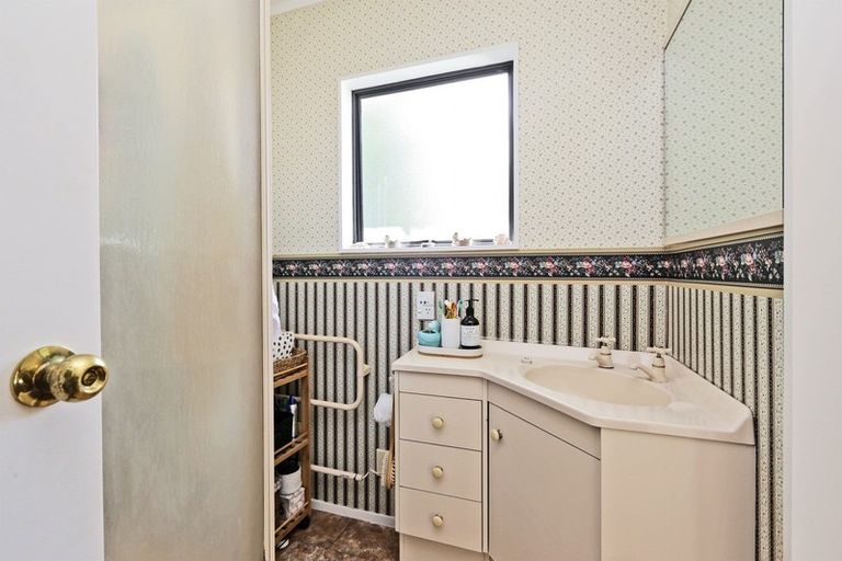 Photo of property in 22a-b Milton Road, Bluff Hill, Napier, 4110