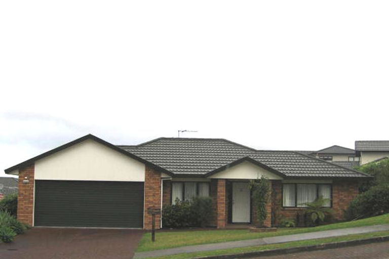 Photo of property in 16 San Bernadino Drive, Henderson, Auckland, 0612