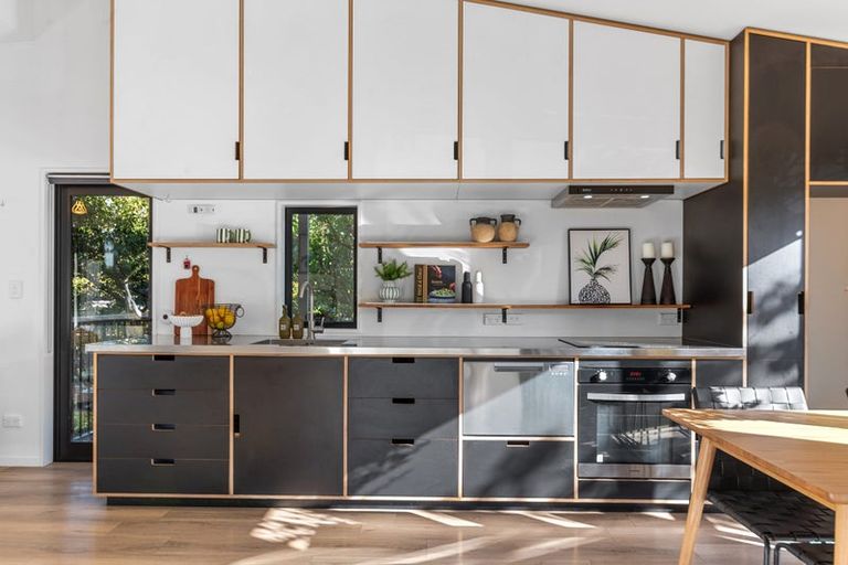 Photo of property in 123 Clarendon Terrace, Woolston, Christchurch, 8023