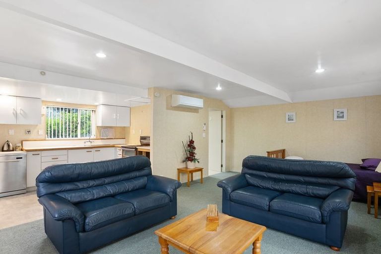 Photo of property in 14 Field Way, Waikanae Beach, Waikanae, 5036