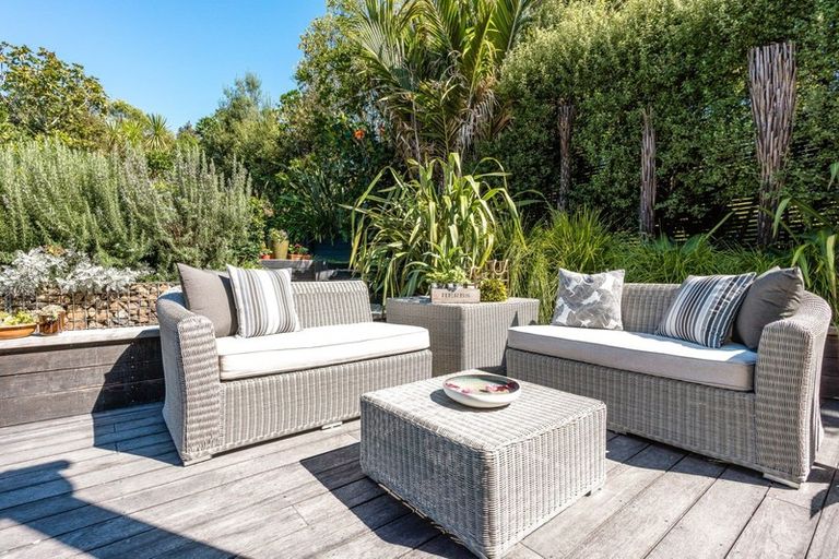 Photo of property in 88 Queens Drive, Oneroa, Waiheke Island, 1081