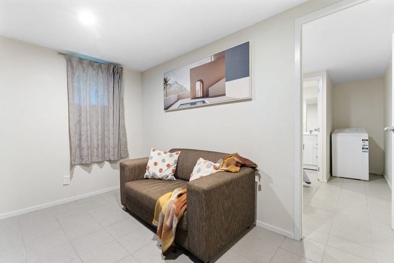 Photo of property in 2/1 Cantina Avenue, Bayview, Auckland, 0629