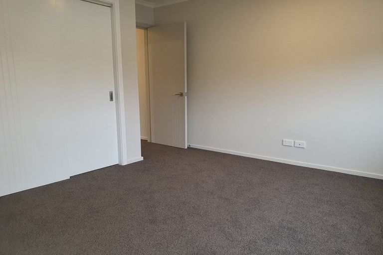 Photo of property in 43a Wainuiomata Road, Wainuiomata, Lower Hutt, 5014