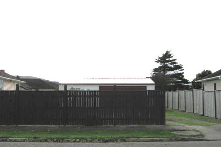 Photo of property in 1 Hollard Grove, Avalon, Lower Hutt, 5011