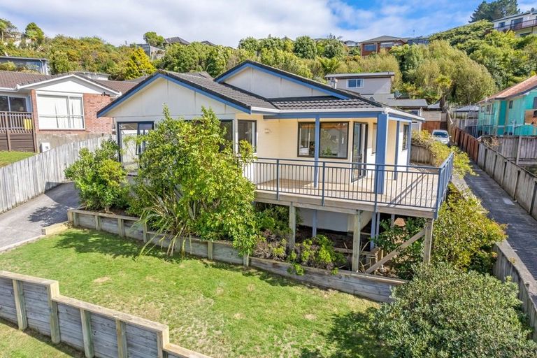 Photo of property in 1/150 Tirohanga Road, Tirohanga, Lower Hutt, 5010
